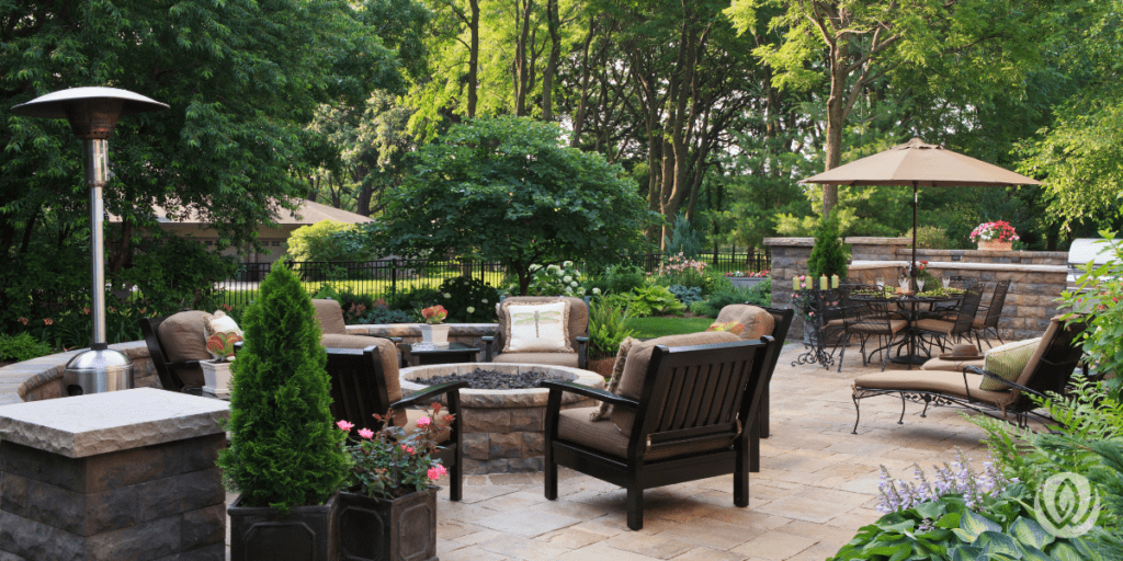 Garden patio with fire pit seating